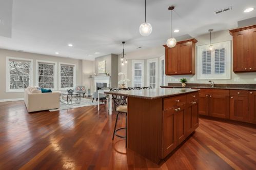 1221 Paulina St, Chicago, IL 60622-3851