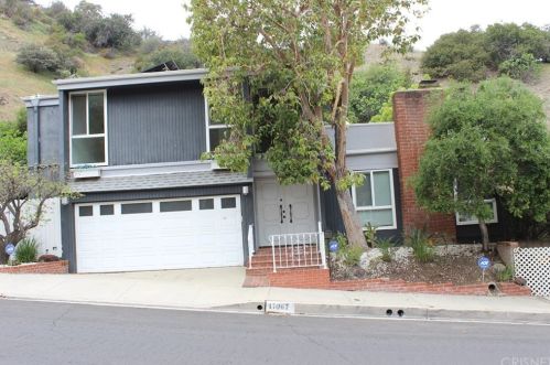 17067 Escalon Dr, Van Nuys CA  91436-4042 exterior