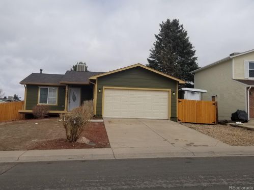 19617 Bails Pl, Denver, CO 80017-4633