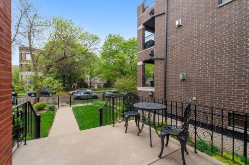 4050 Kenmore Ave, Chicago, IL 60613-2002