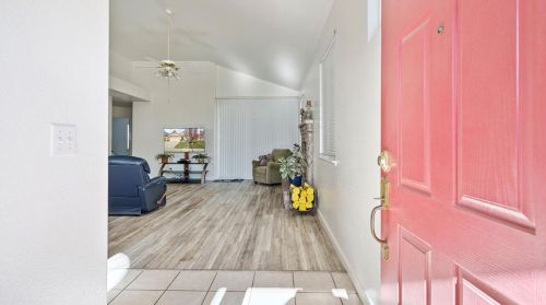 1727 Widmer Ln, Manteca, CA 95336-7063