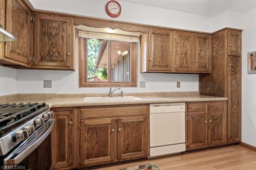 789 Heather Dr, Saint Paul MN  55126-3117 exterior