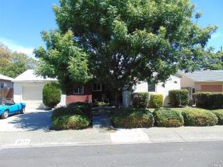841 Azalea Way, Vacaville, CA 95688-6901
