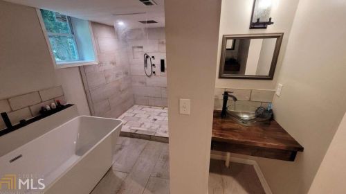 1373 Benteen Way, Atlanta GA  30315-3103 exterior