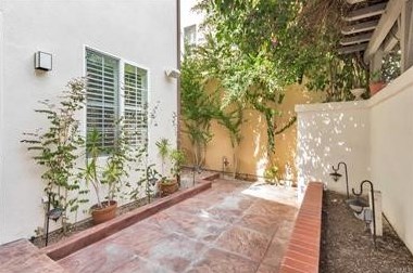 96 Reunion, Irvine CA  92603-4243 exterior