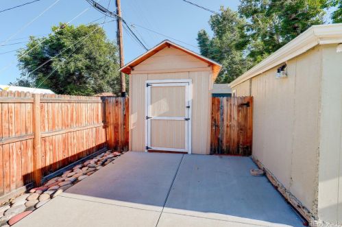 4895 Pennsylvania St, Englewood CO 80113-6920 exterior