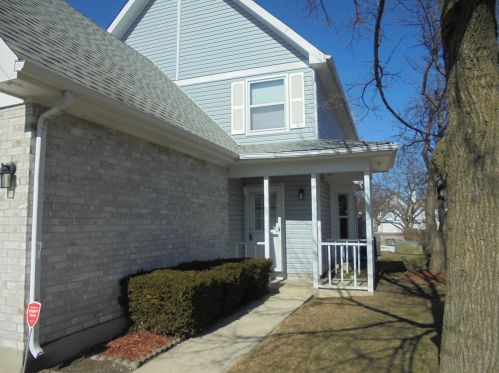 1515 Fernwood Ct, Gurnee, IL 60031-6310