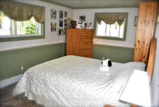 8 Overhill Rd, Matawan, NJ 07747-3022