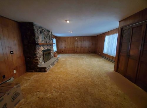 2089 Blackhawk Ln, Nelson, IL 61021-9070