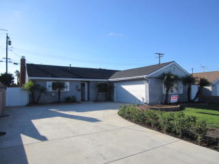 17081 Kampen Ln, Huntington Beach, CA 92647-6013