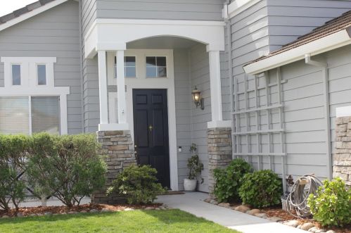 1824 Exeter Dr, Manteca, CA 95336-7020