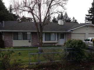 1614 111th St, Tacoma WA  98444-1527 exterior