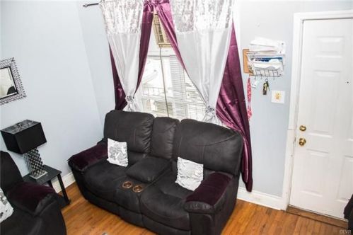 736 Hall St, Allentown, PA 18103-3260
