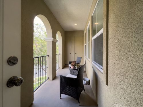 82 Gingerwood, Irvine CA  92603-0114 exterior