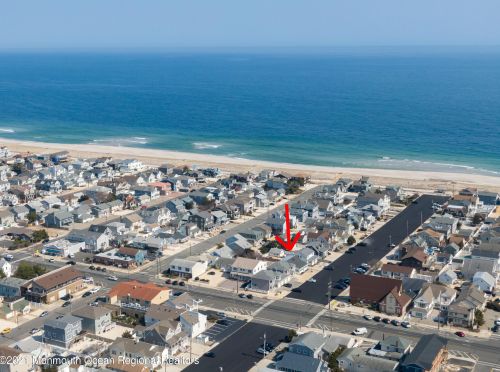 23 New York Ave, Lavallette, NJ 08735-2537