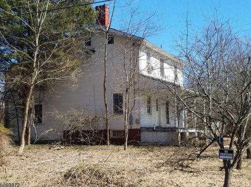 118 Featherbed Ln, Flemington, NJ 08822-5640
