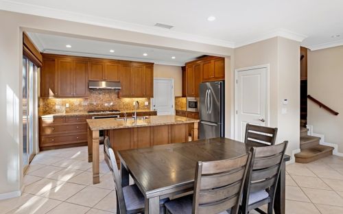 210 Kempton, Irvine CA  92620-2154 exterior