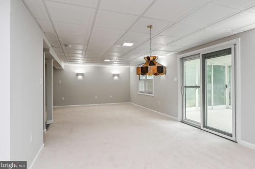 5074 Queens Wood Dr, Springfield VA  22015-1530 exterior