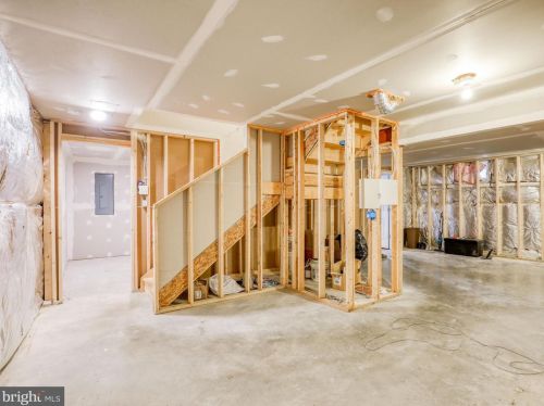 365 Chickamauga Dr, Harpers Ferry WV 25425-3633 exterior