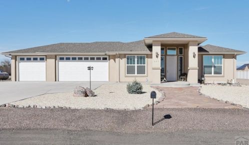 557 Archdale Dr, Pueblo, CO 81007-1503