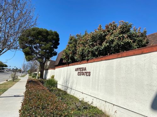 2601 Artesia Blvd, Torrance, CA 90504-2955
