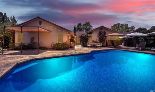143 Chinook Ct, Vacaville, CA 95688-2413
