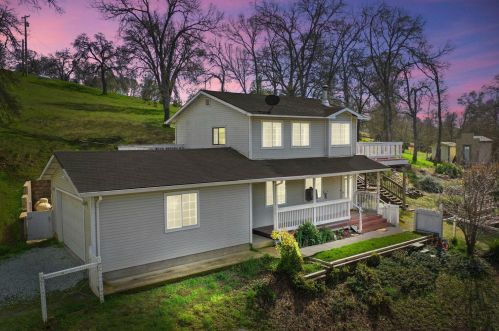 8815 Stinson View Rd, Valley Springs, CA 95252-9058