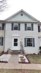 8 Bickel Ct, Dulles VA  20165-5720 exterior