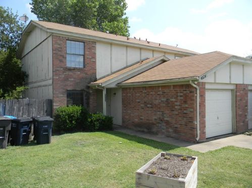 4528 Mizzenmast Ct, Fort Worth TX  76135-2043 exterior