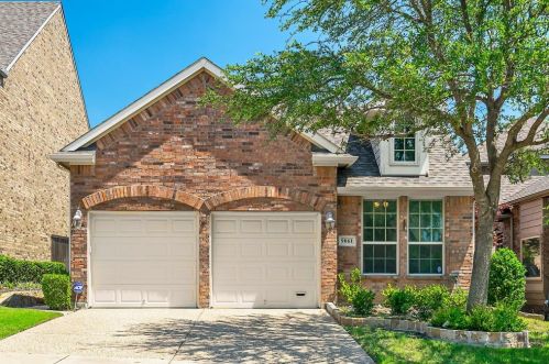 9061 Cottonwood Village Dr, Fort Worth, TX 76120-4189