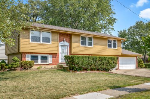 2200 Birch Ln, Rolling Meadows, IL 60008-3402