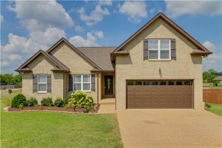 106 Legends Ridge Dr, Lebanon, TN 37090-1564