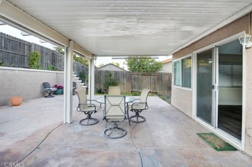 7012 Manhattan Dr, Riverside CA  92506-4122 exterior
