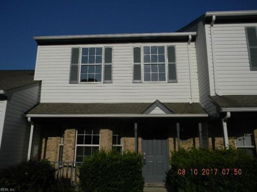 104 Crescent Ct, Yorktown, VA 23693-4581
