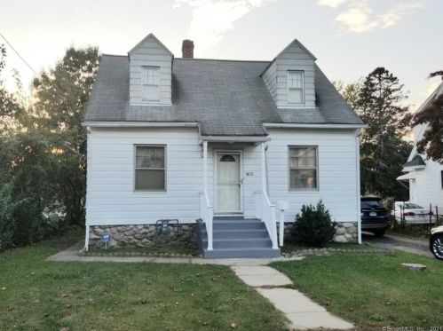 305 Atwood Ave, Waterbury, CT 06705-1509