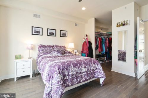 1315 20 St, Philadelphia PA 19146-4303 exterior