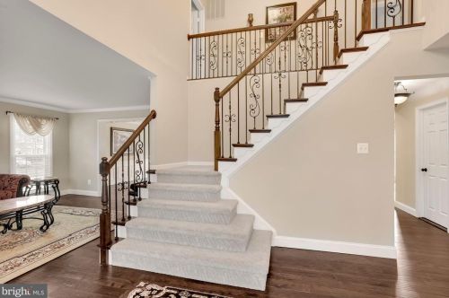 2601 Stone Mountain Ct, Herndon, VA 20170-2883
