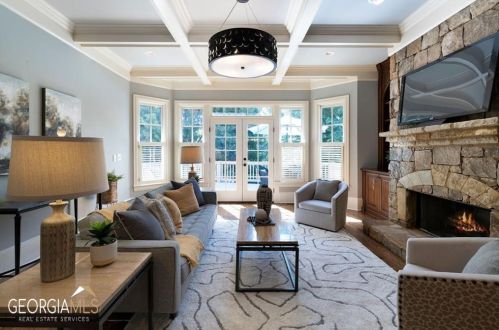 555 Glenmanor Ct, Atlanta GA  30328-4270 exterior