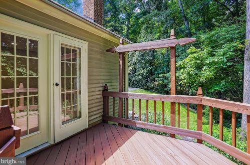 13015 Montpelier Ct, Woodbridge VA  22192-3356 exterior