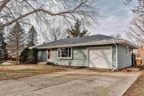 1904 Jonquil Pl, Rockford, IL 61107-1516