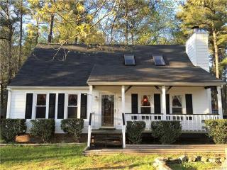 4018 Frederick Farms Dr, Midlothian, VA 23112-3009