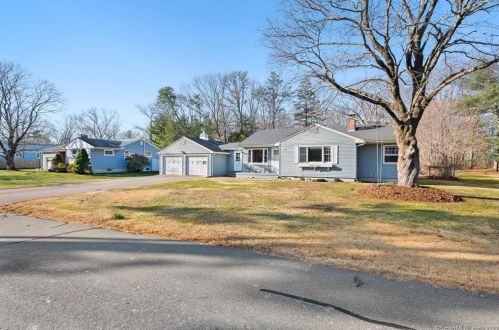 5 Harvard Rd, Gales Ferry, CT 06335-1412