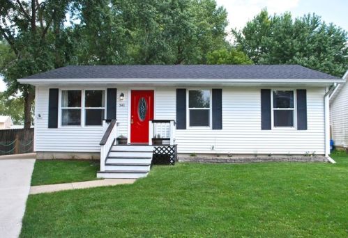 341 Parker St, Sycamore, IL 60178-1262