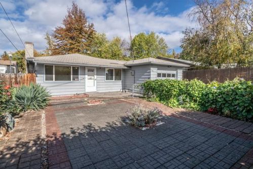 1201 Stevens St, Medford OR  97504-6877 exterior