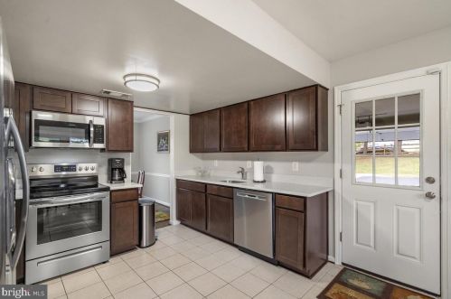 17404 Rocky Gorge Ct, Silver Spring MD 20905-5123 exterior