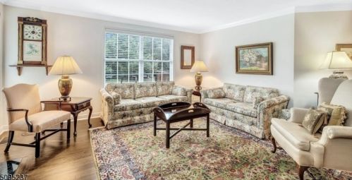 20 Gate House Ct, Morristown, NJ 07960-6976