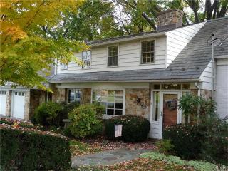 255 Bella Vista Dr, Bethlehem PA  18017-2450 exterior