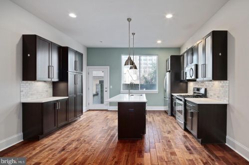 541 12 St, Philadelphia PA 19123-1156 exterior