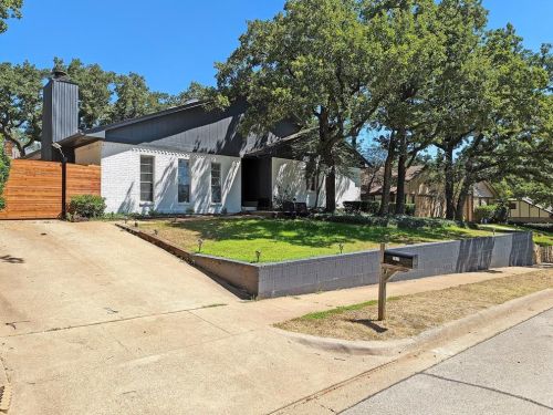 2917 Magnolia Ct, Bedford, TX 76021-2706