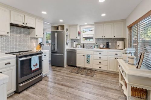 9850 Dunbar Ln, El Cajon, CA 92021-2622